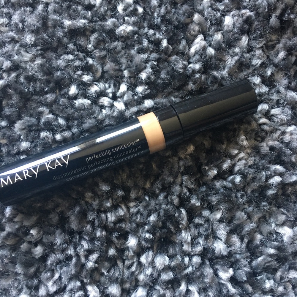 Cosmetics - Picture 6 of 7
